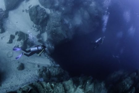 Diving the canyon of Cabo